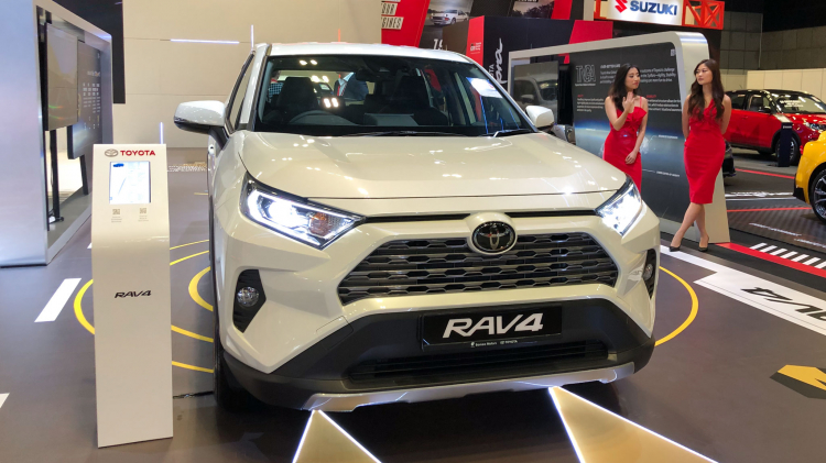 Toyota RAV4 có giá 2,27 tỷ tại Singapore, đắt ngang giá xe RAV4 tại Việt Nam