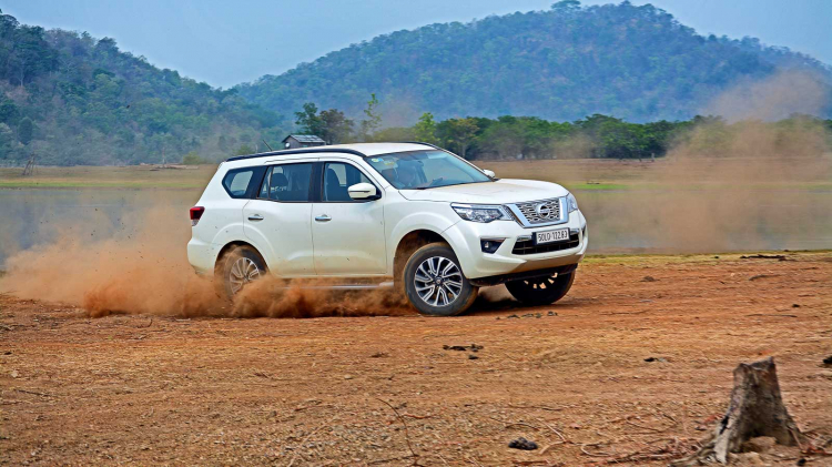 Nissan Terra khuyến mãi lớn chào xuân