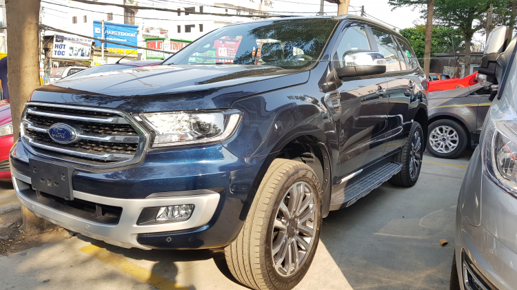 Ford Everest tại Việt Nam có thêm màu mới Xanh đậm Deep Crystal Blue