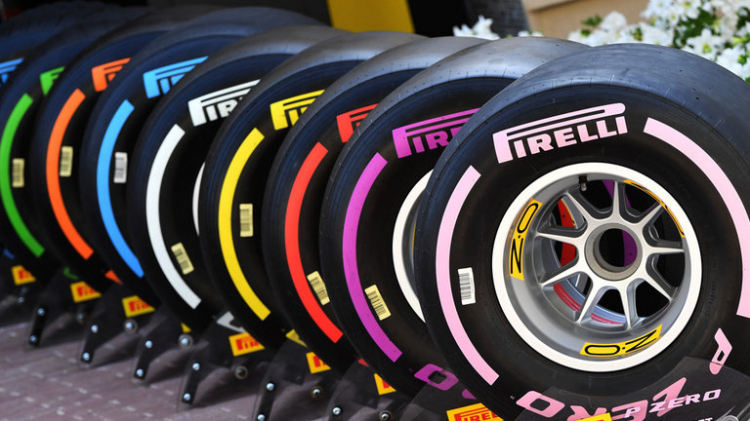 Lốp xe đua F1 vì sao lại không có gai?