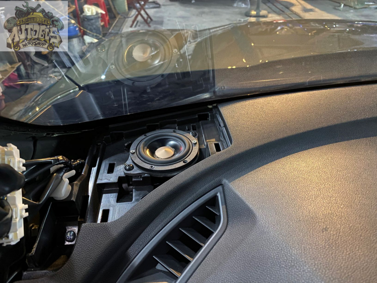Subaru Forester nâng cấp hệ thống âm thanh cao cấp.