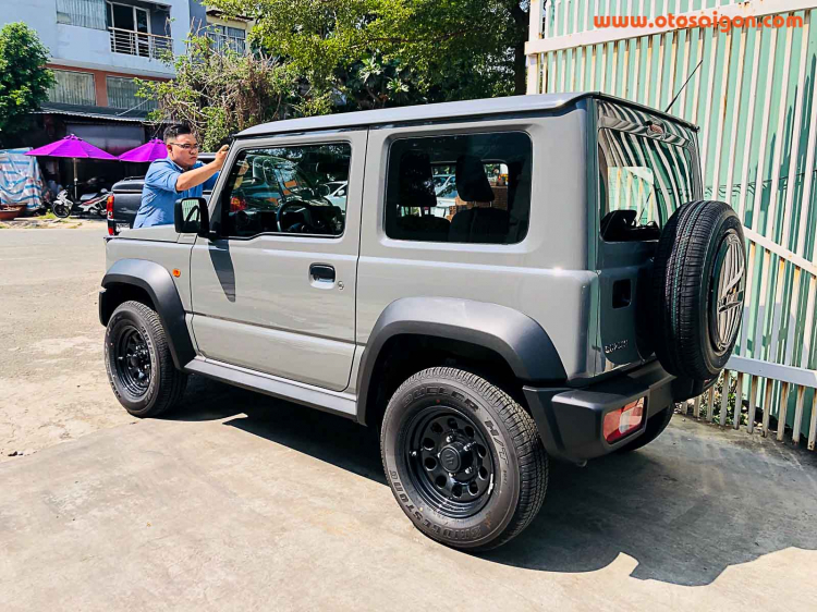 Cận cảnh bộ đôi Suzuki Jimny đầu tiên về Việt Nam: Nhập Đức, giá lăn bánh hơn 1,4 tỷ đồng