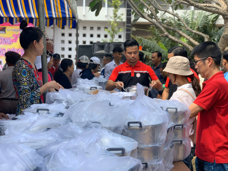 Kia FC tổ chức chương trình từ thiện "Xuân Yêu Thương - Tết Ấm Áp" tại tỉnh Bến Tre