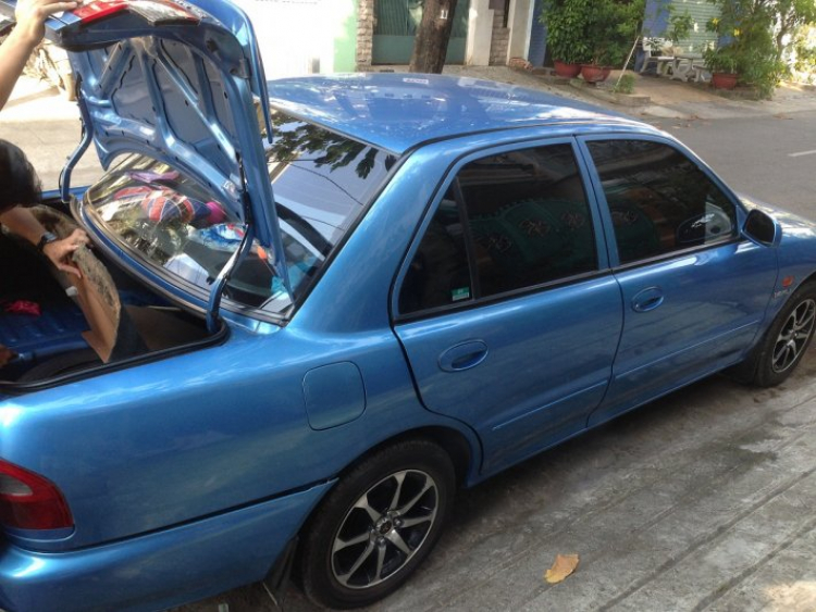 Hội Mitsubihsi Proton Wira.