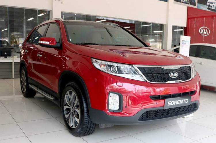 Kia Sorento thế hệ hoàn toàn mới lộ diện thiết kế trước ngày ra mắt