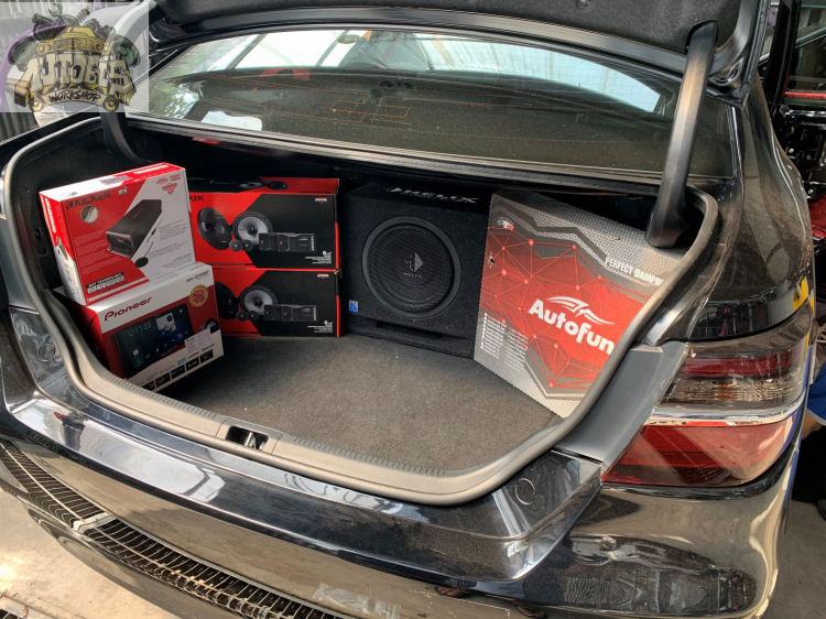 Độ âm thanh cho xe Toyota Camry