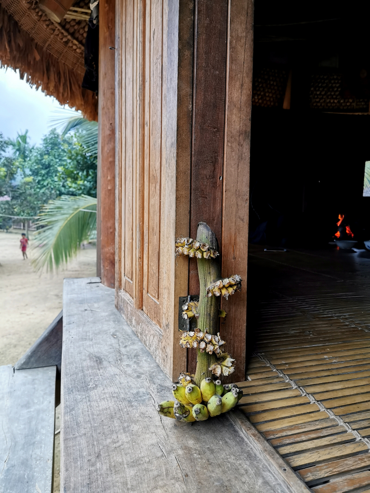 Theo dấu làng Aur