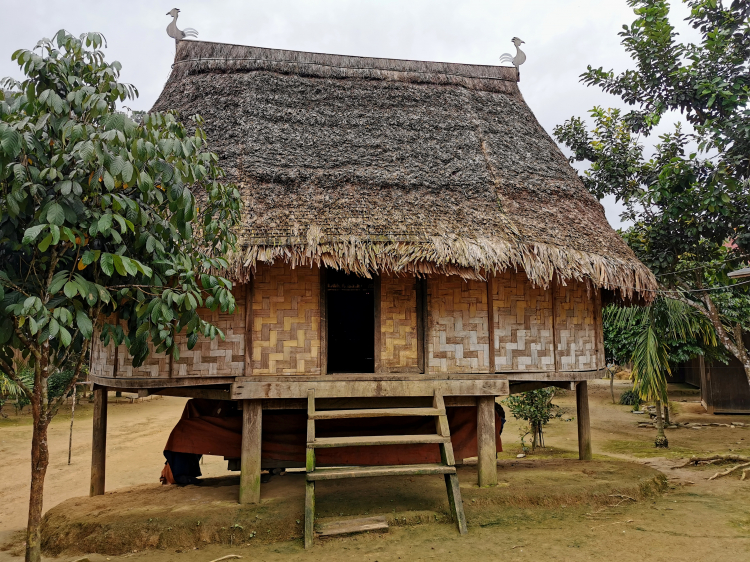 Theo dấu làng Aur