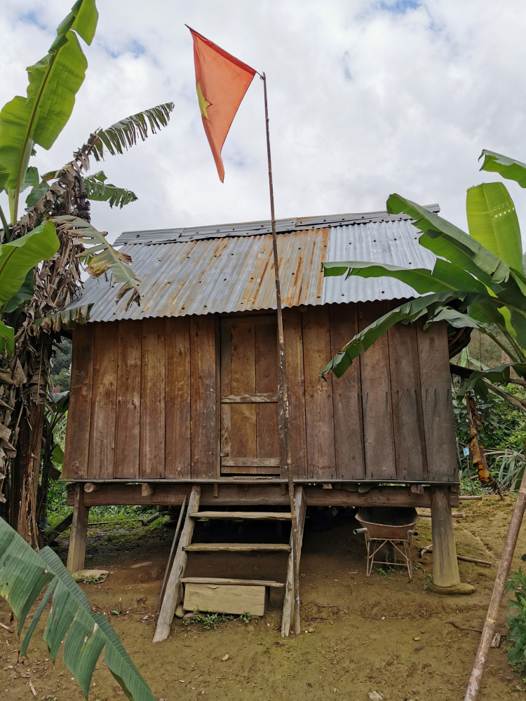 Theo dấu làng Aur