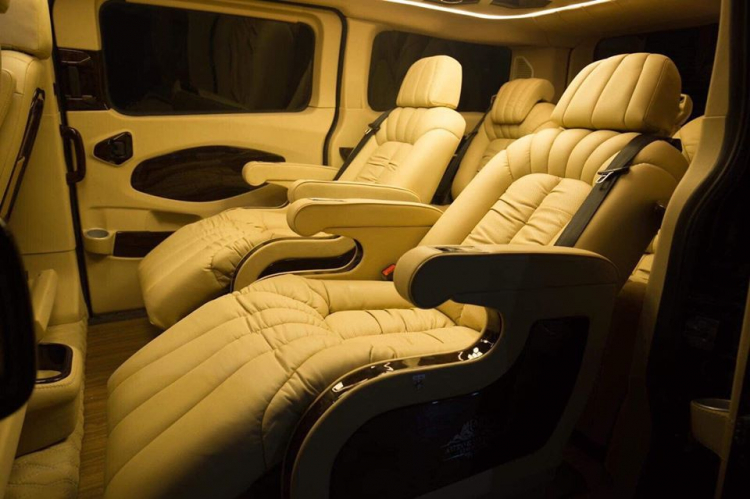 Ford Tourneo Limousine All New dành cho quý doanh nghiệp-nghiệp vụ vận tải cao cấp