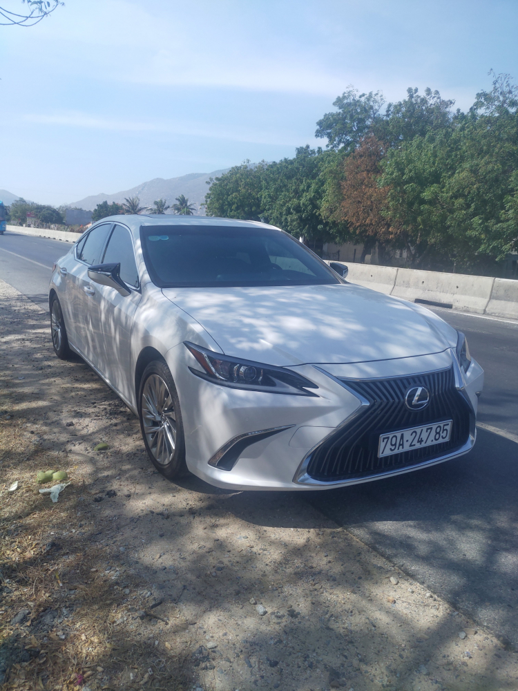 Em đang tìm hiểu và xin đánh giá của các bác về Lexus ES 250 thế hệ mới Em đang tìm hiểu và xin đánh giá của các bác về Lexus ES 250 thế hệ mới