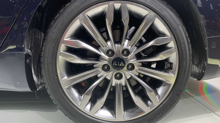 Kia K7 2020 facelift ra mắt tại Mỹ: Vẫn mơ cạnh tranh Toyota Avalon