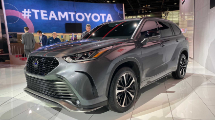 otosaigon-2021-toyota-highlander-xse.jpg