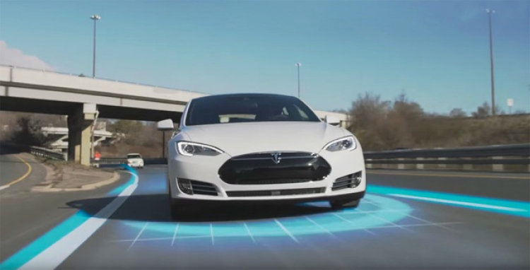 Dưới góc nhìn của hệ thống tự lái Autopilot trên xe Tesla