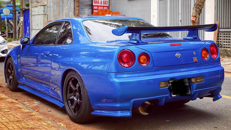 Huyền thoại xe thể thao Nhật Bản Nissan Skyline GT-R bất ngờ xuất hiện tại Việt Nam