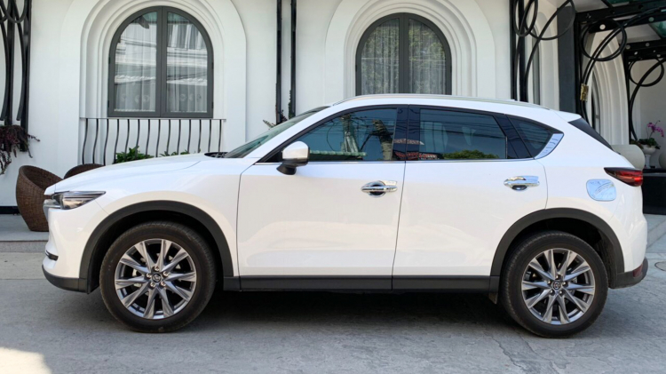 Mới đi 5.000km, người dùng chấp nhận mất 200 triệu để bán Mazda CX-5 bản full