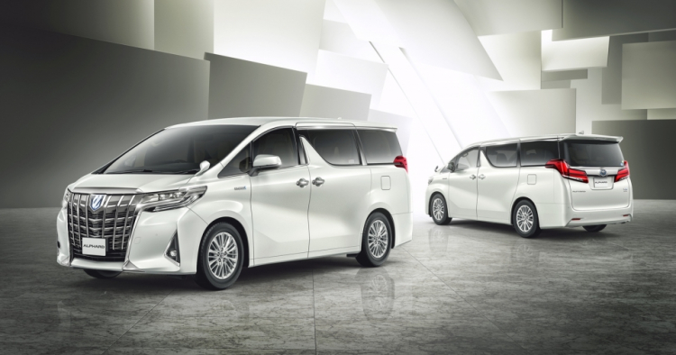 Triệu hồi Toyota Alphard tại Việt Nam vì lỗi đai an toàn