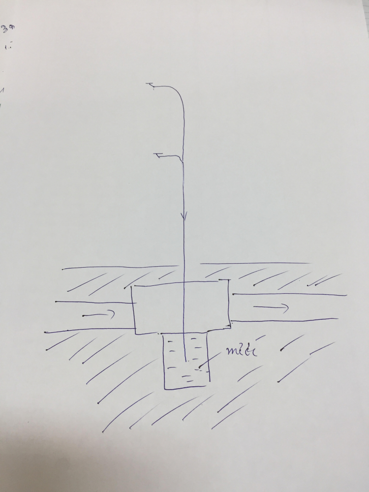 Lỗ thoát trong WC có mùi hôi