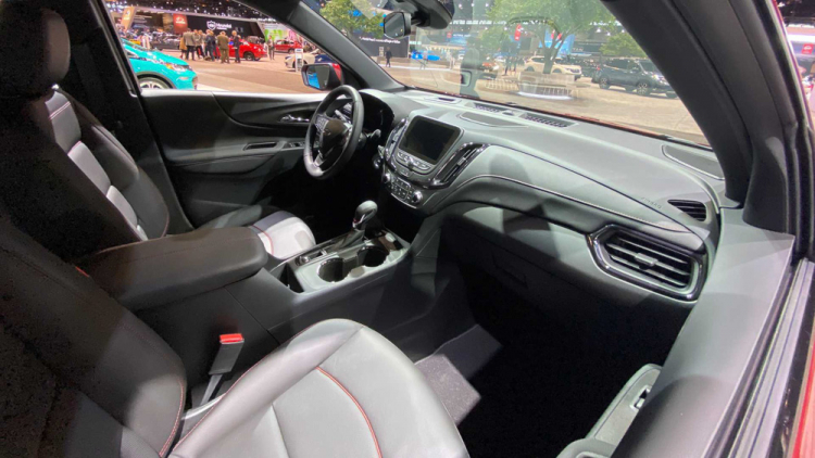 Cận cảnh Chevrolet Equinox 2021 tại triển lãm Chicago Auto Show