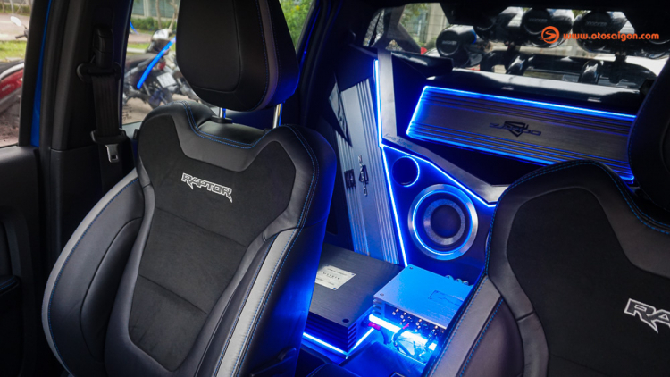 Ford Ranger Raptor độ dàn âm thanh 1,8 tỷ - tiền độ đắt hơn tiền xe, đối thủ nặng ký tại EMMA 2020