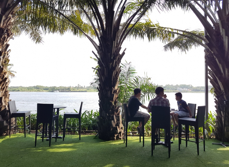 Cafe sáng view sông Sài Gòn, quán nào các bác?