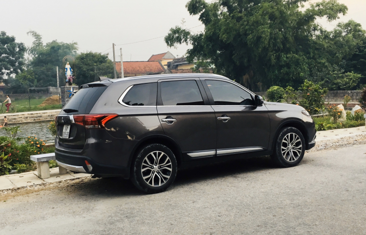 Giá lăn bánh Mitsubishi Outlander 2020 khi so với Mazda CX-5 và Honda CR-V