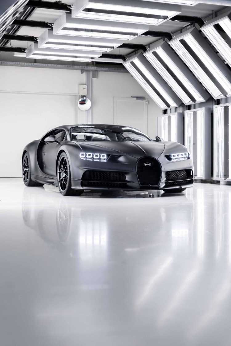 Diện kiến siêu xe Bugatti Chiron thứ 250 trên thế giới, chỉ còn 100 chiếc cuối cùng đang tìm chủ