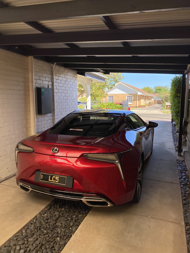 Có bác nào đã/đang đi con Lexus NX300 cho em ít cảm nhận Có bác nào đã/đang đi con Lexus NX300 cho em ít cảm nhận