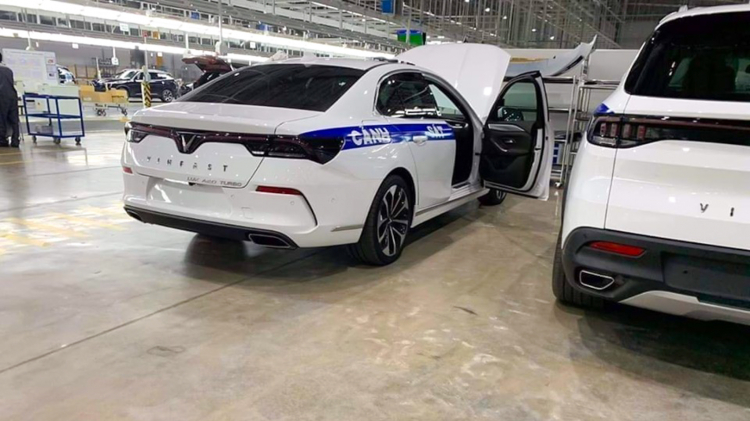 Xuất hiện bộ đôi VinFast LUX làm xe cảnh sát giao thông tại Việt Nam