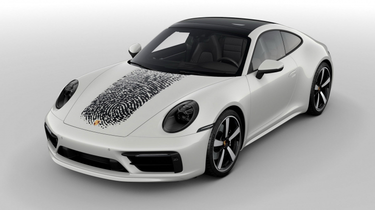 Porsche cho khách hàng in dấu vân tay lên Porsche 911