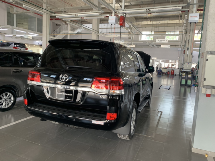 Đau đầu chung kết Lexus RX350L và BMW X5