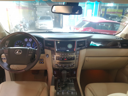 Lexus_LX570_2010 (16).jpg