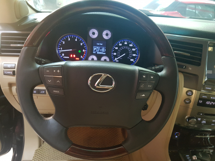 Lexus_LX570_2010 (22).jpg