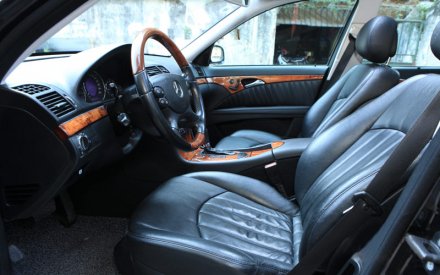 Mercedes_E280_2008_5.jpg