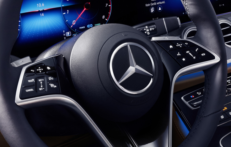 Mercedes-Benz E-Class 2020 chính thức ra mắt: Động cơ mới, thiết kế sắc sảo hơn Mercedes-Benz E-Class 2020 chính thức ra mắt: Động cơ mới, thiết kế sắc sảo hơn