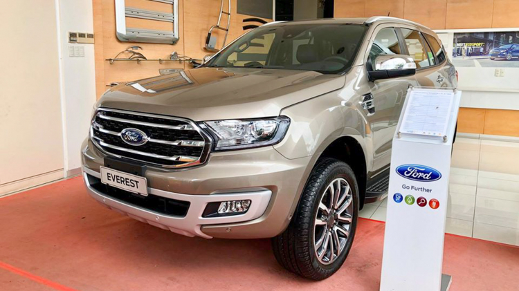 Tiếp bước Fortuner, Ford Everest 2.0 Bi-turbo được giảm giá 100 triệu tại đại lý