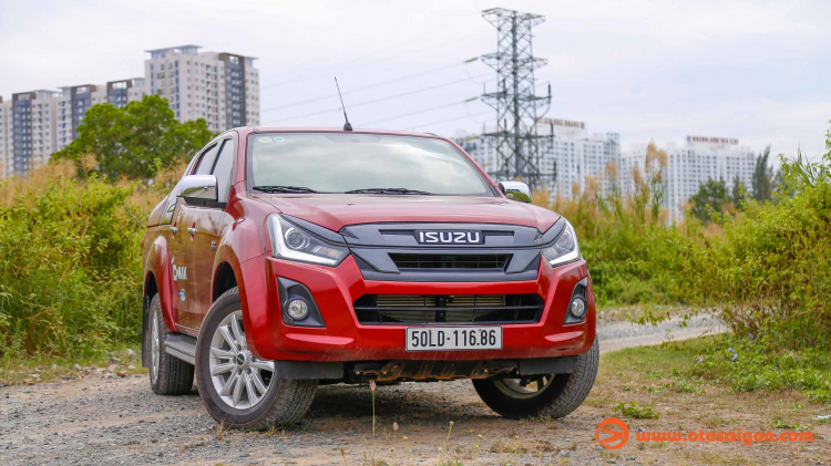 Isuzu D-Max và Mu-X giảm giá mạnh tới 200 triệu, quyết xả hết hàng tồn