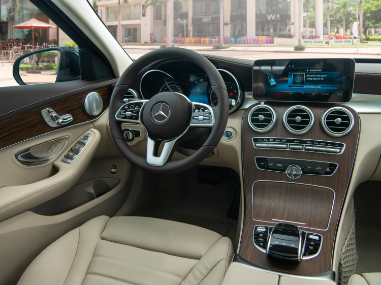Mercedes-Benz C 200 Exclusive 2020 sử dụng động cơ lớn hơn, giá tăng thêm 20 triệu
