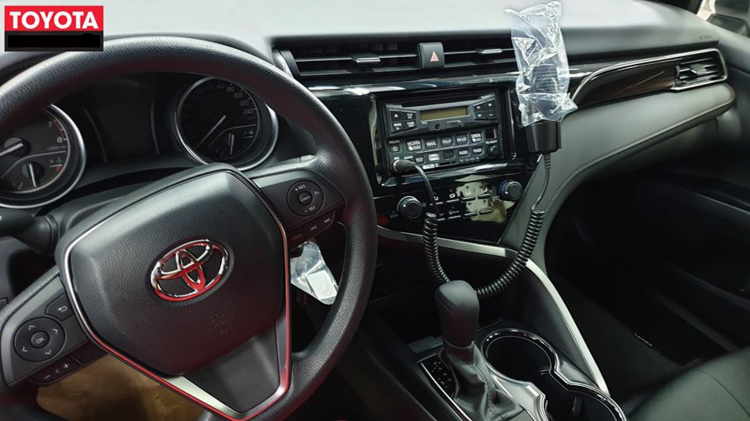 Toyota Camry 2020 được dùng làm xe cảnh sát giao thông tại Việt Nam