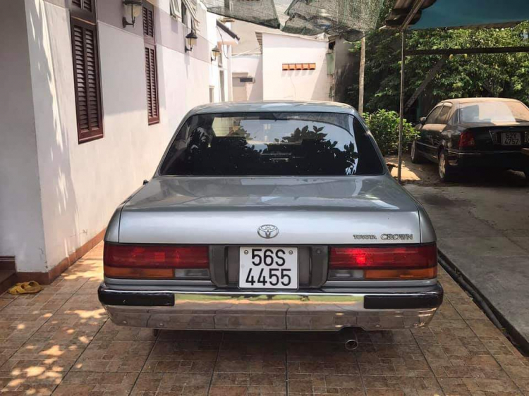 Em cần bán xe toyota crown 2.4