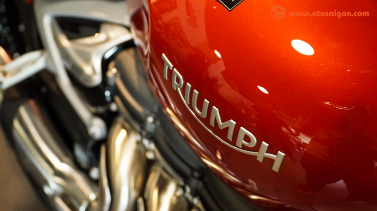 Cận cảnh Triumph Rocket III 2020, mô tô có động cơ lớn như xe hơi có giá 869 triệu đồng tại Việt Nam