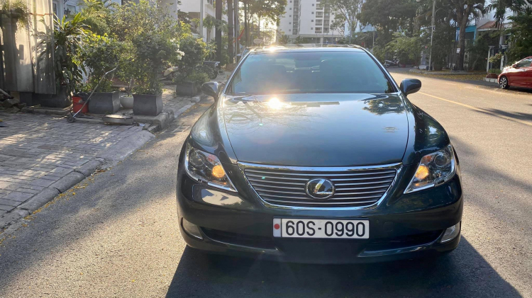 Sedan hạng sang cỡ lớn Lexus LS 460 đời 2009 rao bán với giá ngang Camry