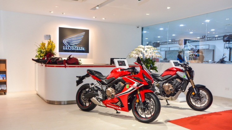 Honda Bigbike Shop Doanh Thu mới mở gần công ty em