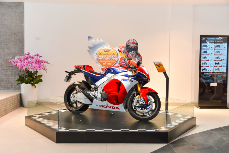 Honda Bigbike Shop Doanh Thu mới mở gần công ty em