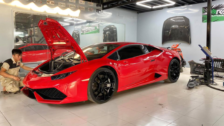 Chủ xe Lamborghini Huracan tại Việt Nam mạnh dạn sơn lại màu mới, thay cả màu nội thất Chủ xe Lamborghini Huracan tại Việt Nam mạnh dạn sơn lại màu mới, thay cả màu nội thất