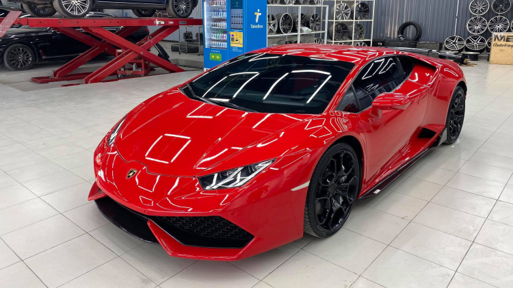 Chủ xe Lamborghini Huracan tại Việt Nam mạnh dạn sơn lại màu mới, thay cả màu nội thất Chủ xe Lamborghini Huracan tại Việt Nam mạnh dạn sơn lại màu mới, thay cả màu nội thất