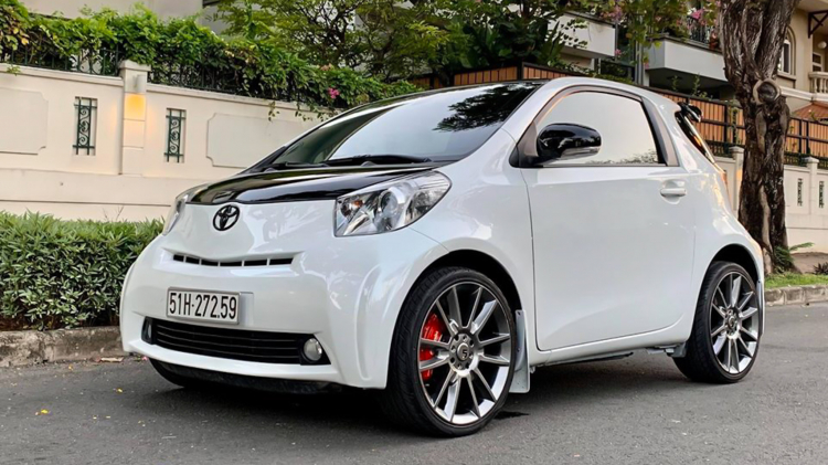 Hàng độc Toyota iQ 10 năm tuổi bán lại với giá gần 700 triệu: Xe cho mợ đi chợ