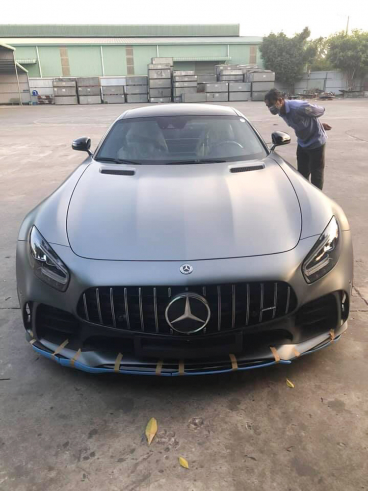 Mercedes-AMG GT R đầu tiên về Việt Nam