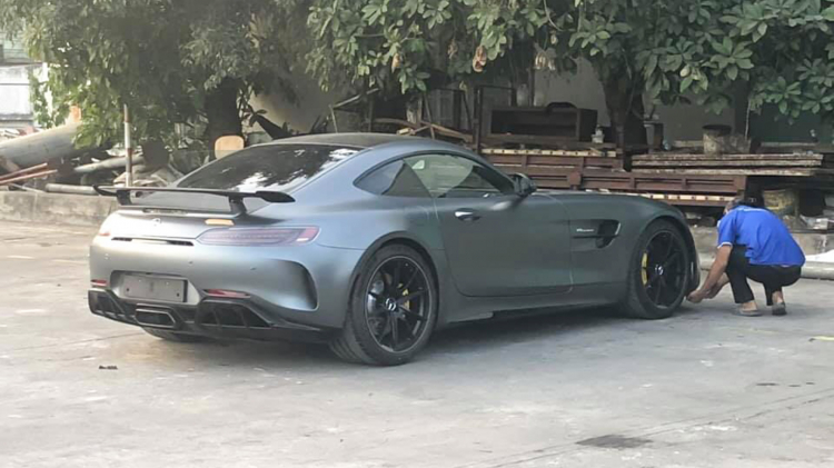 Mercedes-AMG GT R đầu tiên về Việt Nam