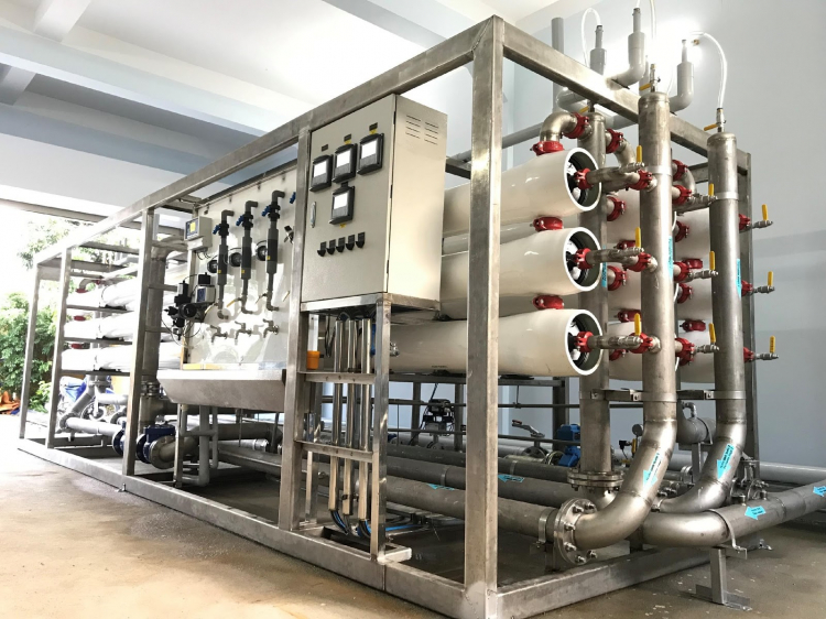 Giúp đỡ bà con miền Tây lắp máy lọc nuoc nhiễm mặn thành nước uống không các bác mợ? Giúp đỡ bà con miền Tây lắp máy lọc nuoc nhiễm mặn thành nước uống không các bác mợ?